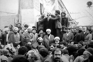 سخنرانی در میدان قیصریه نهاوند